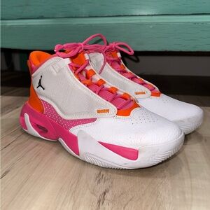 Jordan Max Aura 4GS Nib White/Pinksicle-Safety Orange 5Y